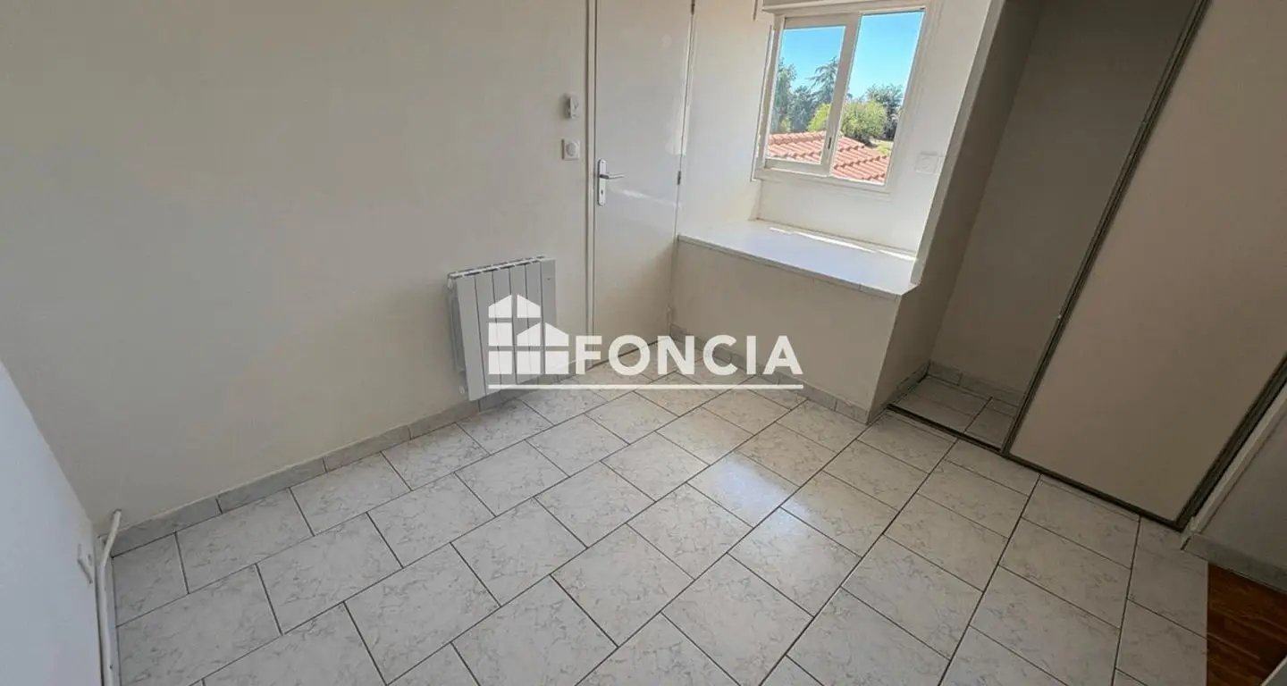 Appartement à louer, 29m², Semussac
