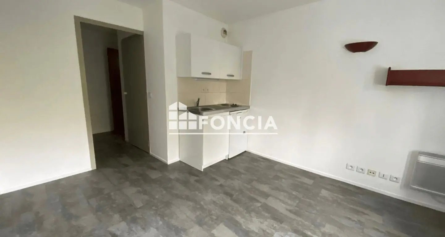 Appartement à louer, 19m², Cergy