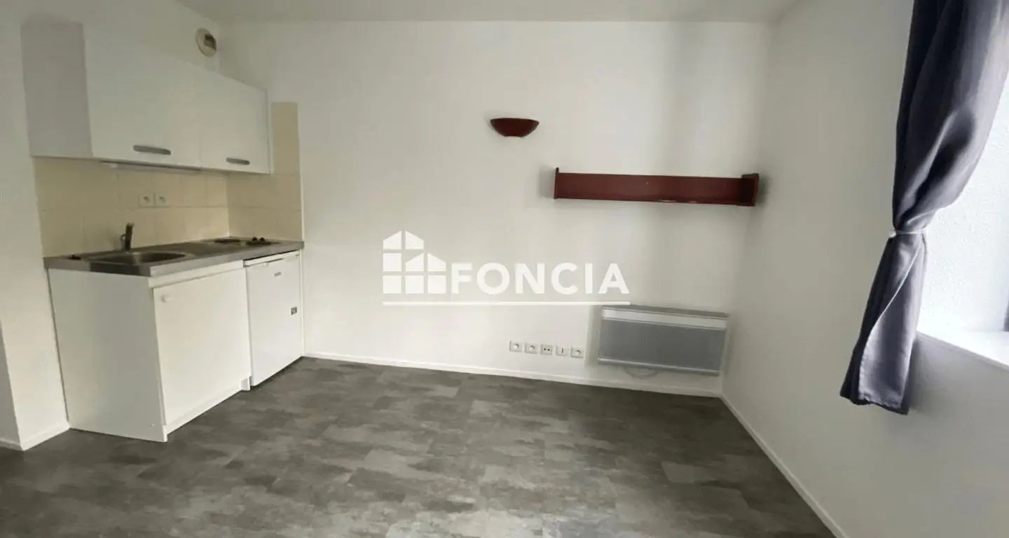 Appartement à louer, 19m², Cergy