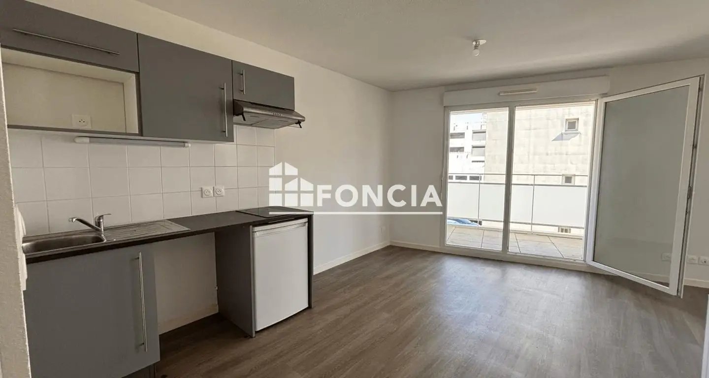 Appartement à louer, 31m², Vénissieux