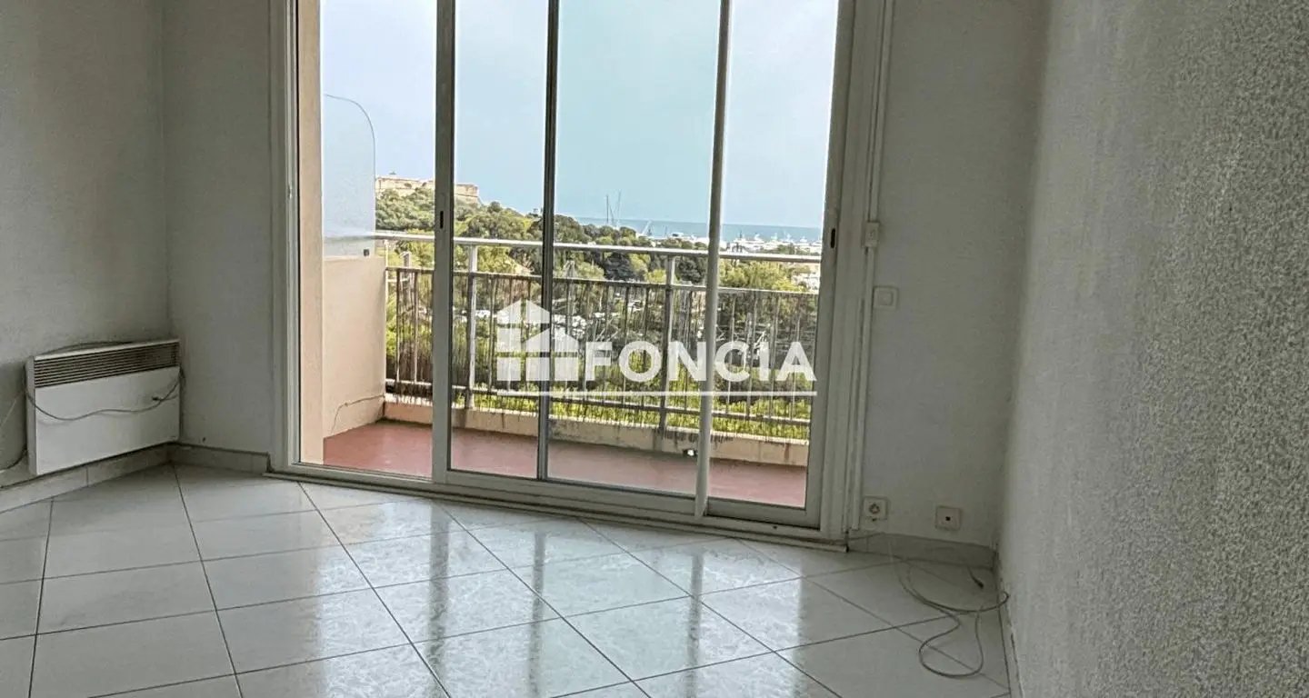 Appartement à louer, 35m², Antibes