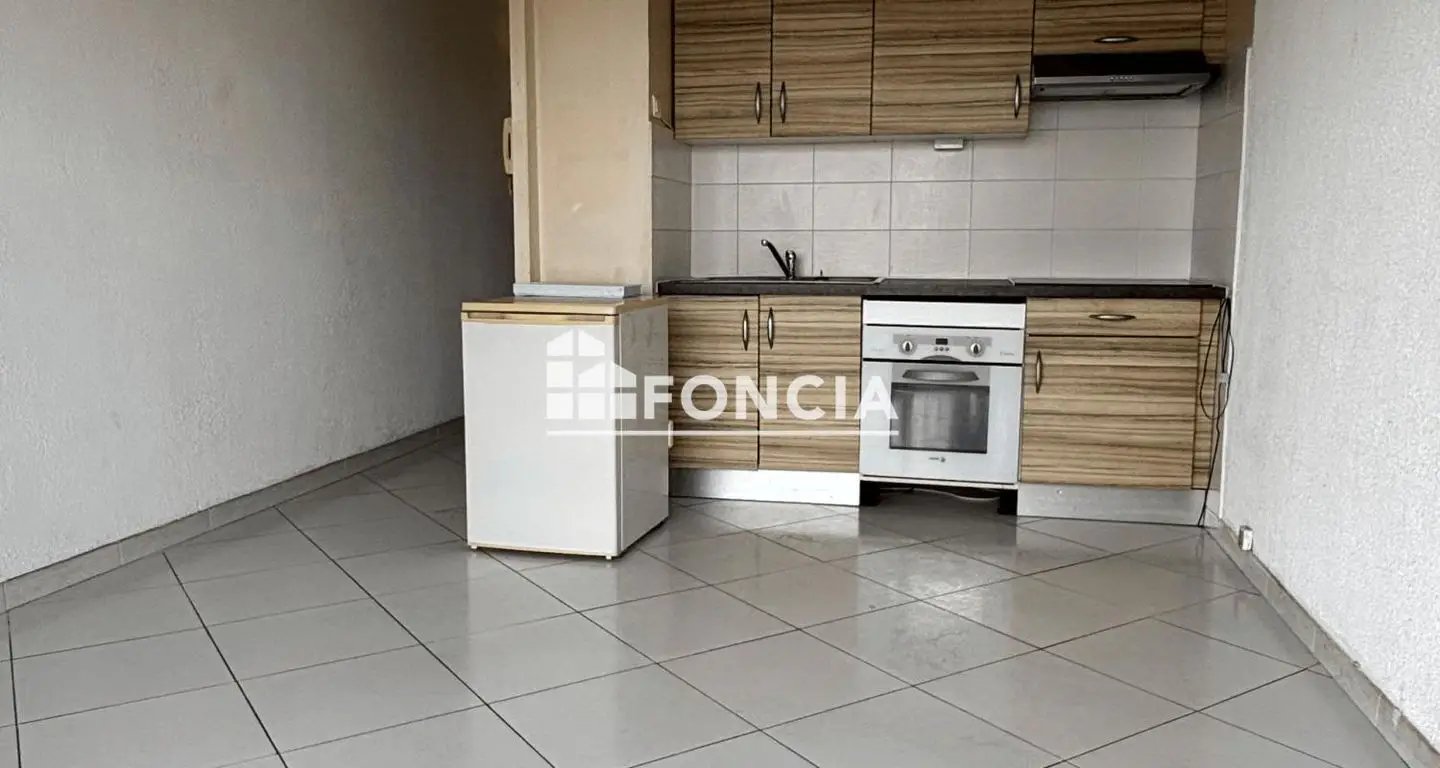 Appartement à louer, 35m², Antibes