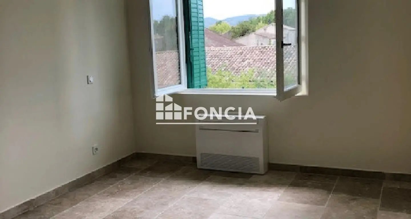 Appartement à louer, 122m², Cadenet
