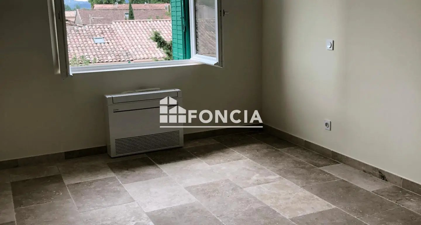 Appartement à louer, 122m², Cadenet