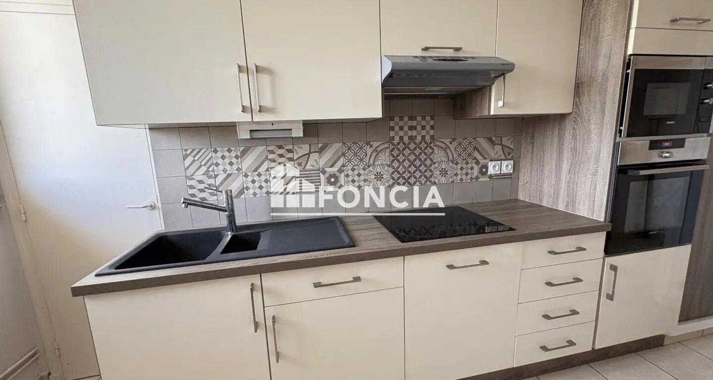 Appartement à louer, 61m², Orange