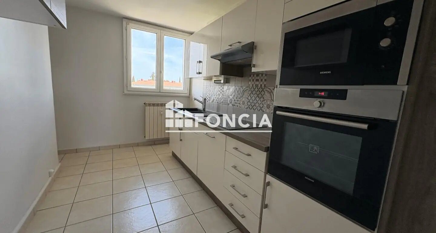 Appartement à louer, 61m², Orange