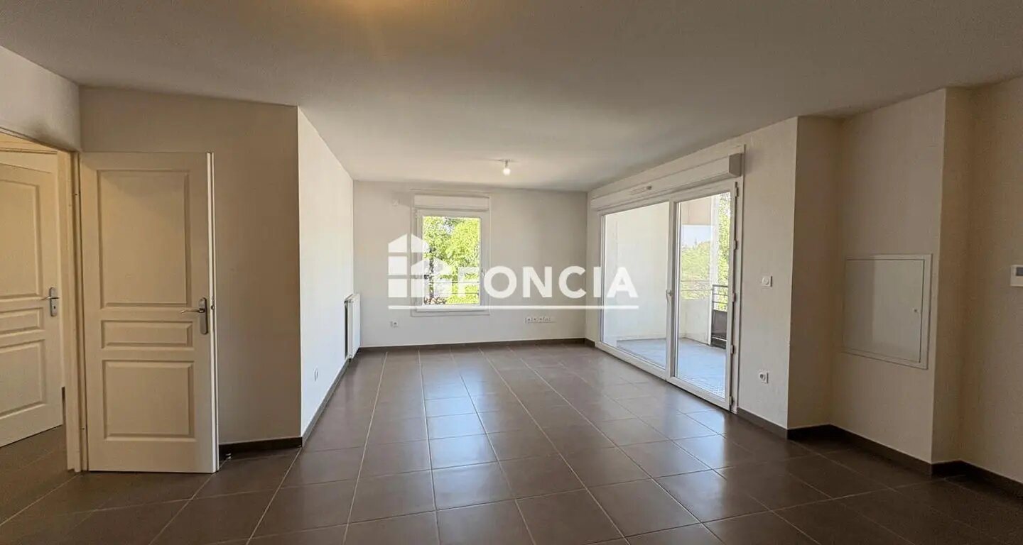 Appartement à louer, 77m², Morières-lès-Avignon