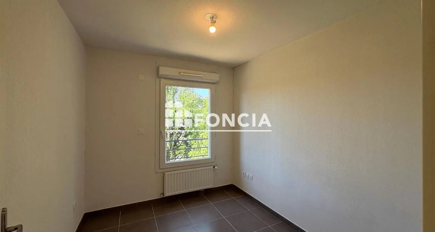 Appartement à louer, 77m², Morières-lès-Avignon