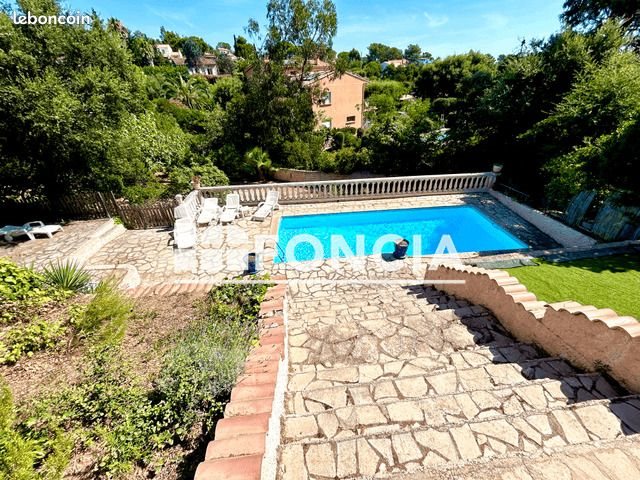 Appartement à louer, 31m², Fréjus