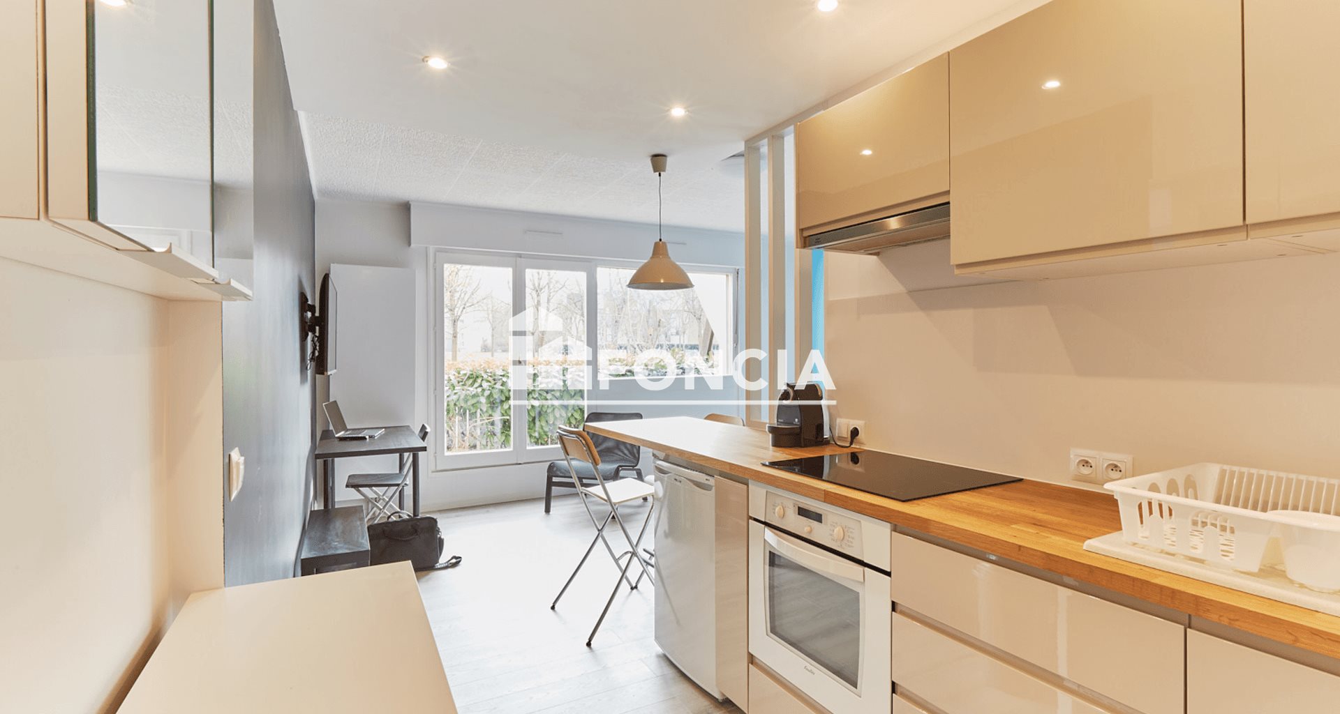 Appartement à louer, 26m², Evry