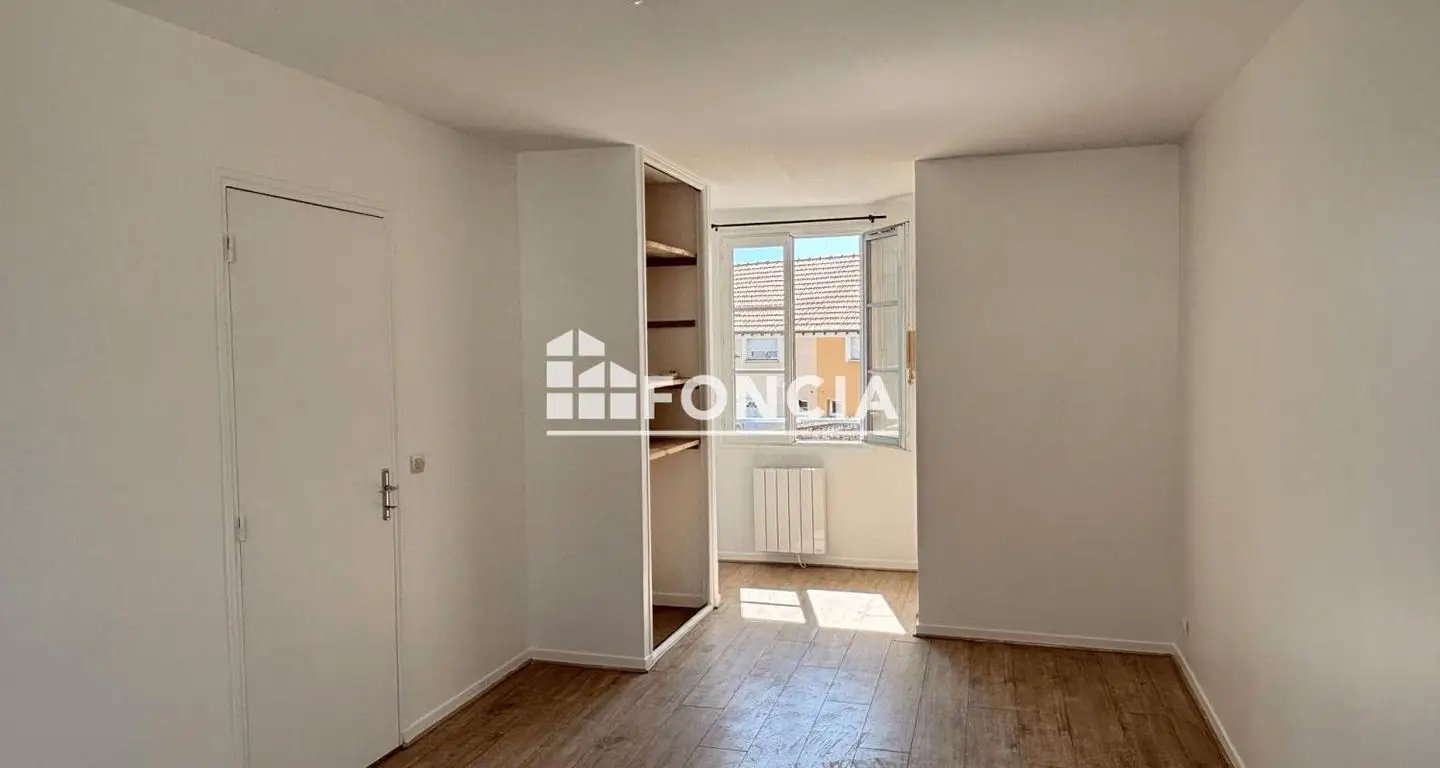 Appartement à louer, 41m², Sermaises