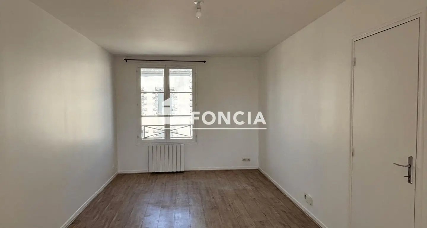 Appartement à louer, 41m², Sermaises