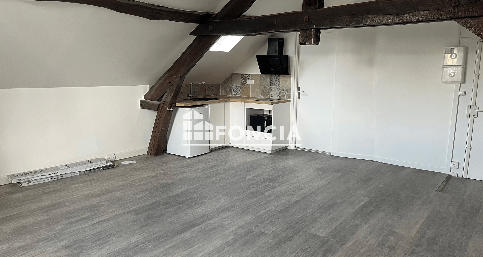 Appartement à louer, 28m², Evry