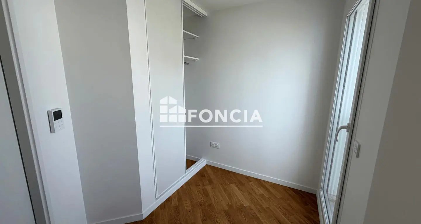 Appartement à louer, 80m², Evry