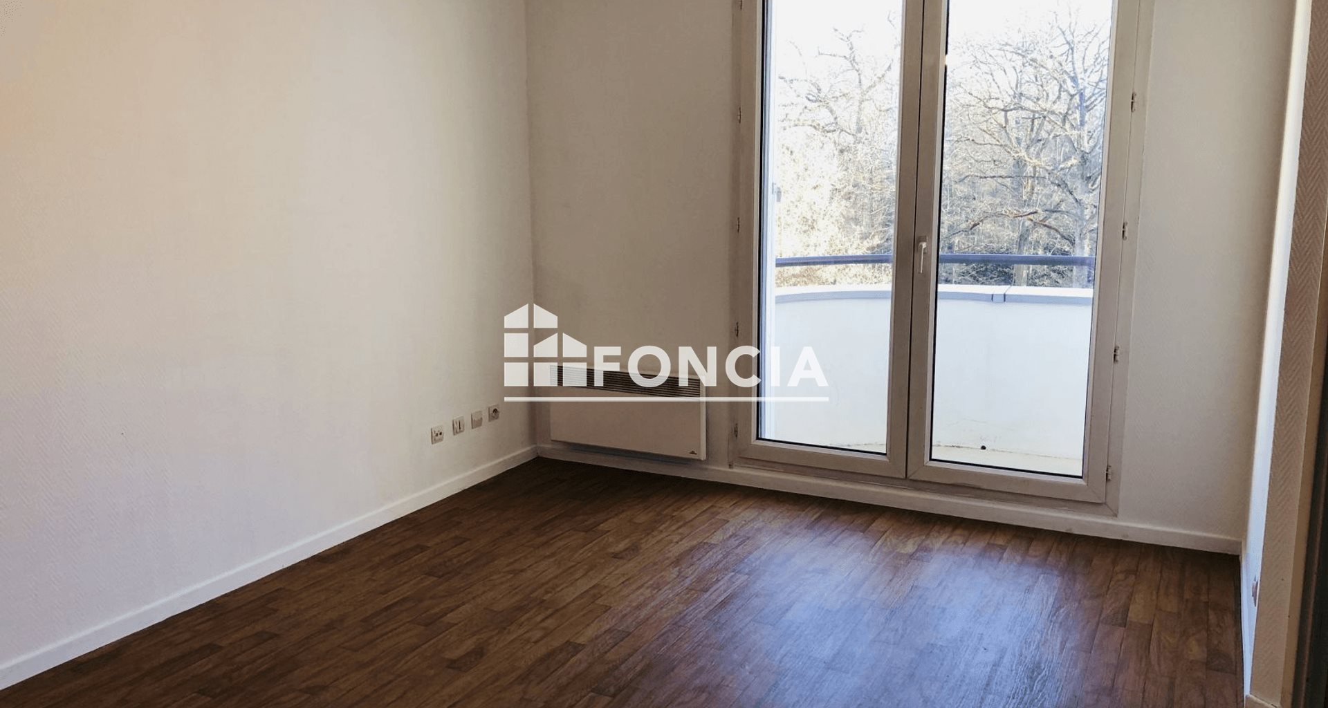 Appartement à louer, 28m², Evry
