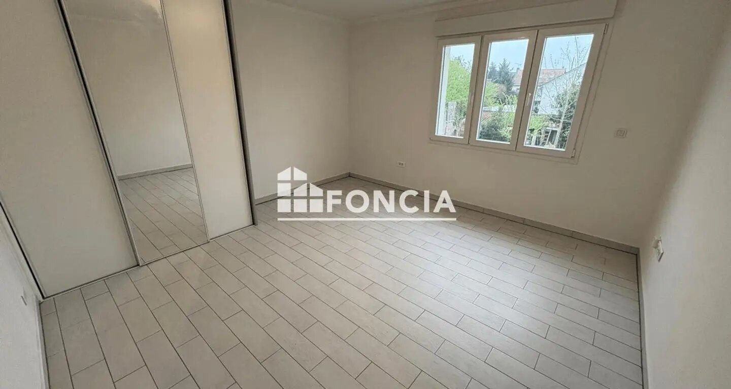 Appartement à louer, 30m², Viry-Châtillon