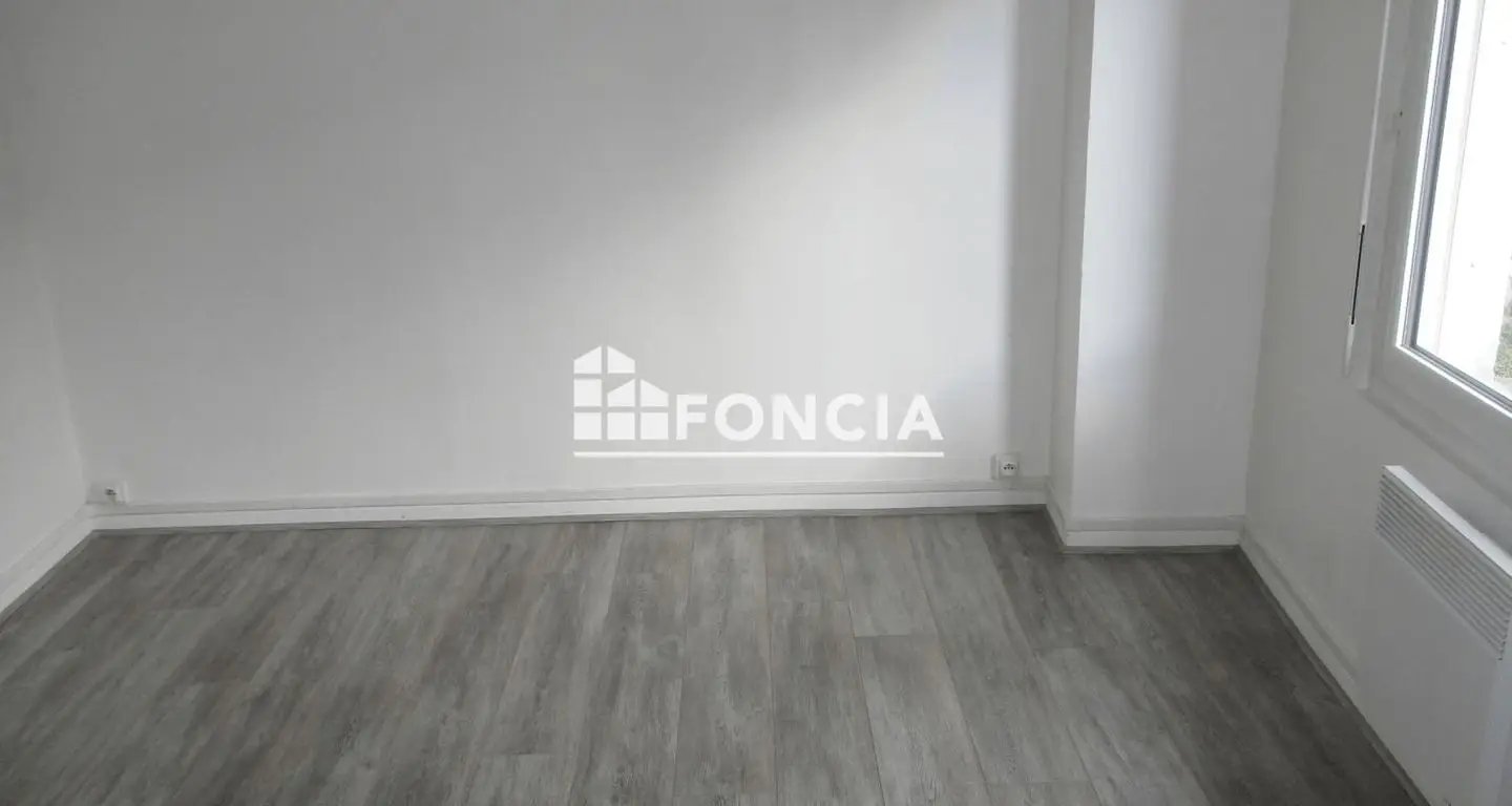 Appartement à louer, 17m², Étampes