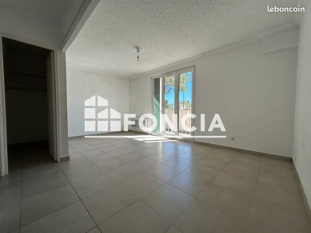 Appartement à louer, 58m², Marignane