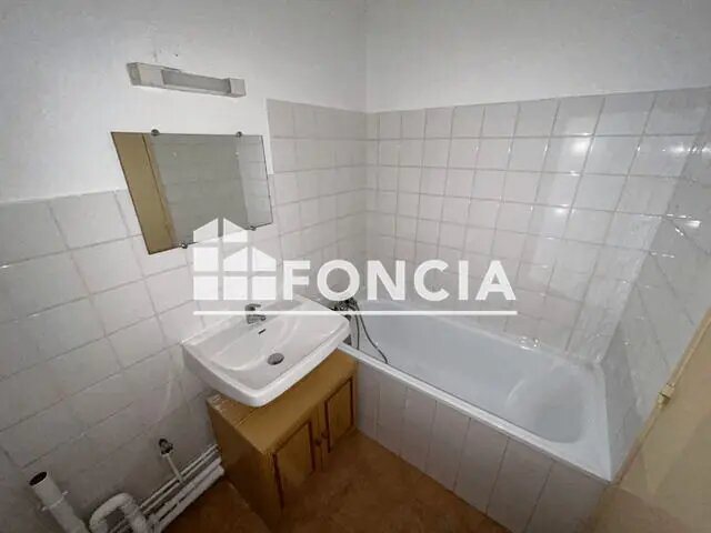 Appartement à louer, 25m², Marignane