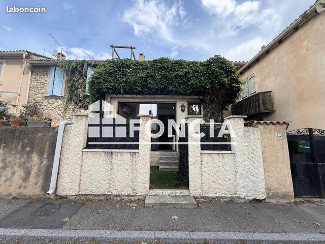 Maison à louer, 72m², Lamanon