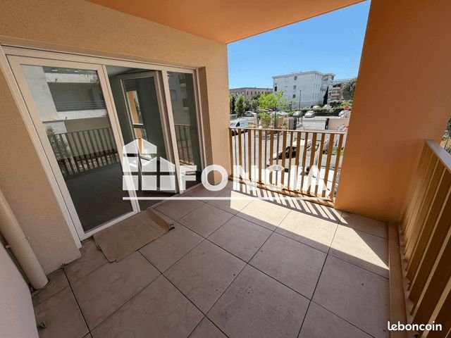 Appartement à louer, 75m², Arles