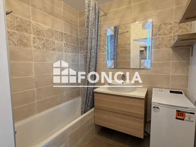 Appartement à louer, 47m², Venelles