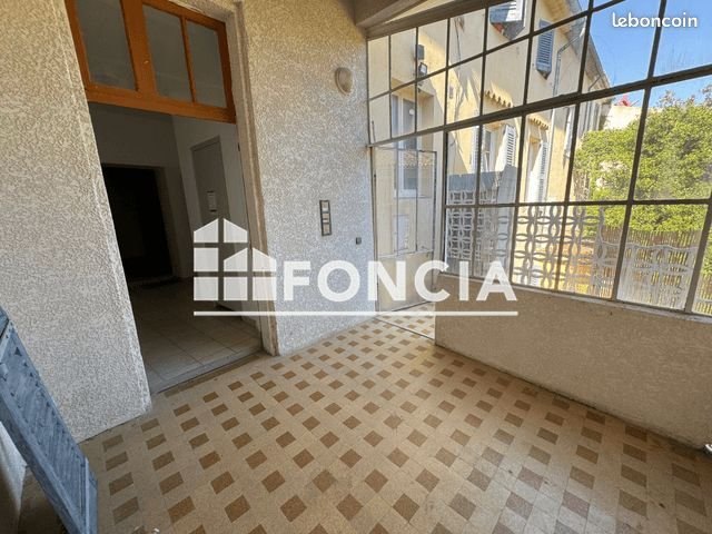 Appartement à louer, 47m², Charleval