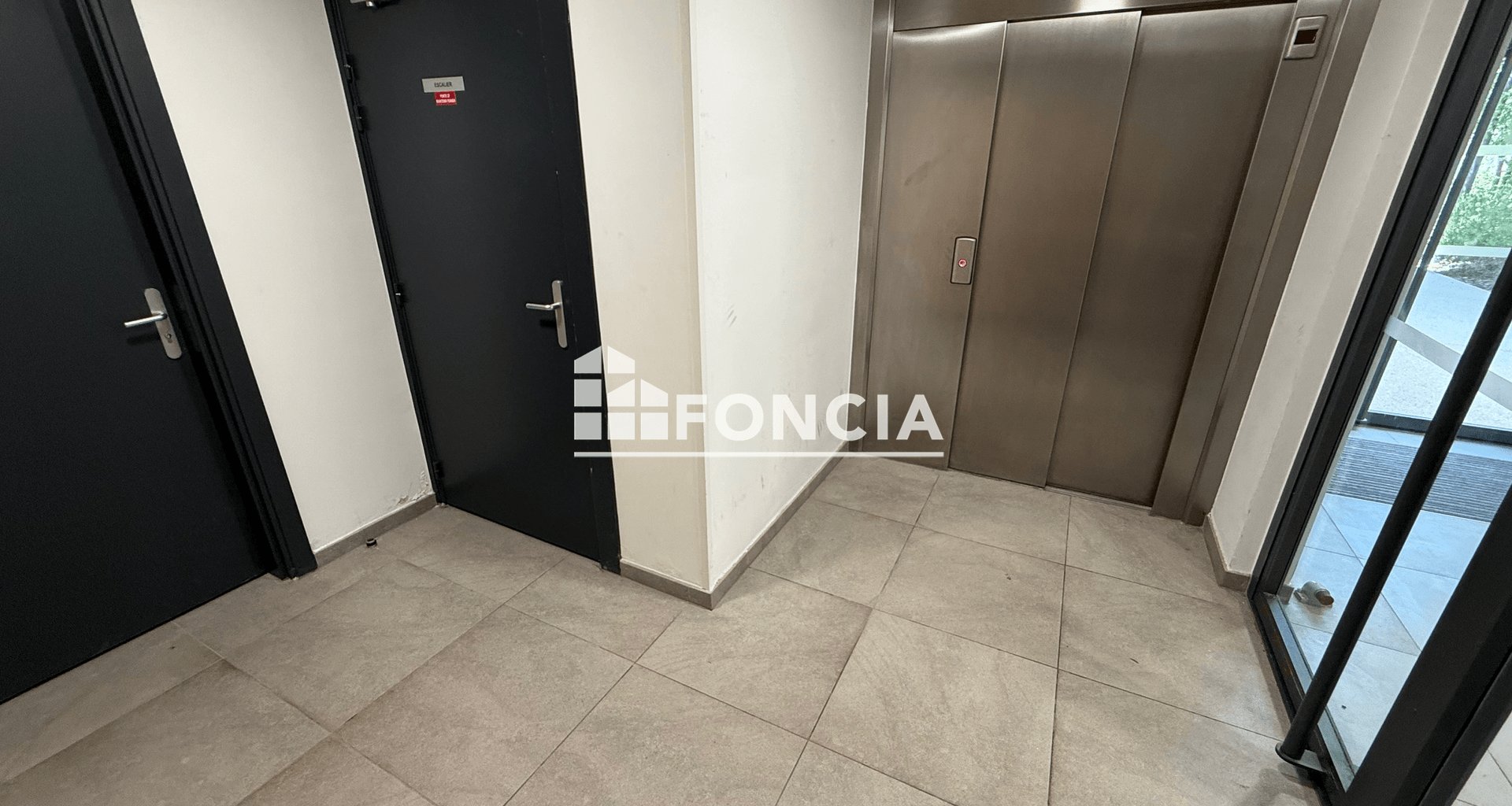 Appartement à louer, 46m², Arles