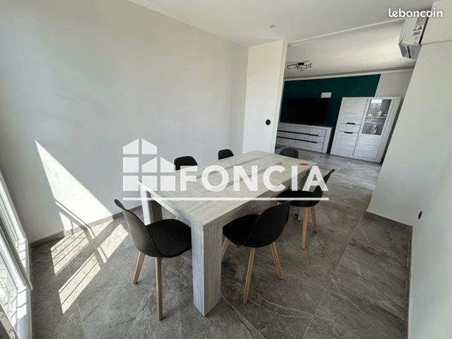 Appartement à louer, 74m², Marignane