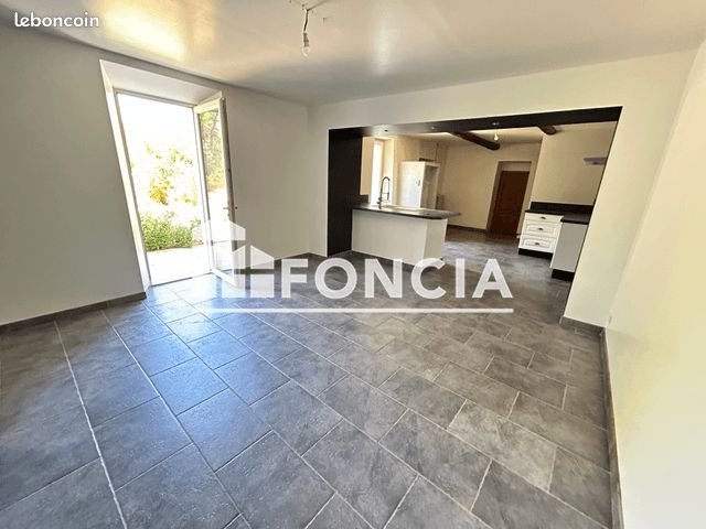 Maison à louer, 196m², Roquevaire
