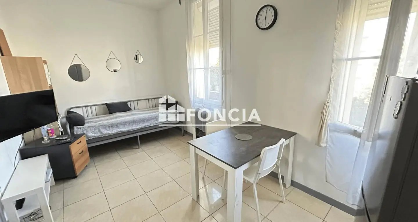 Appartement à louer, 25m², Marseille 8ème