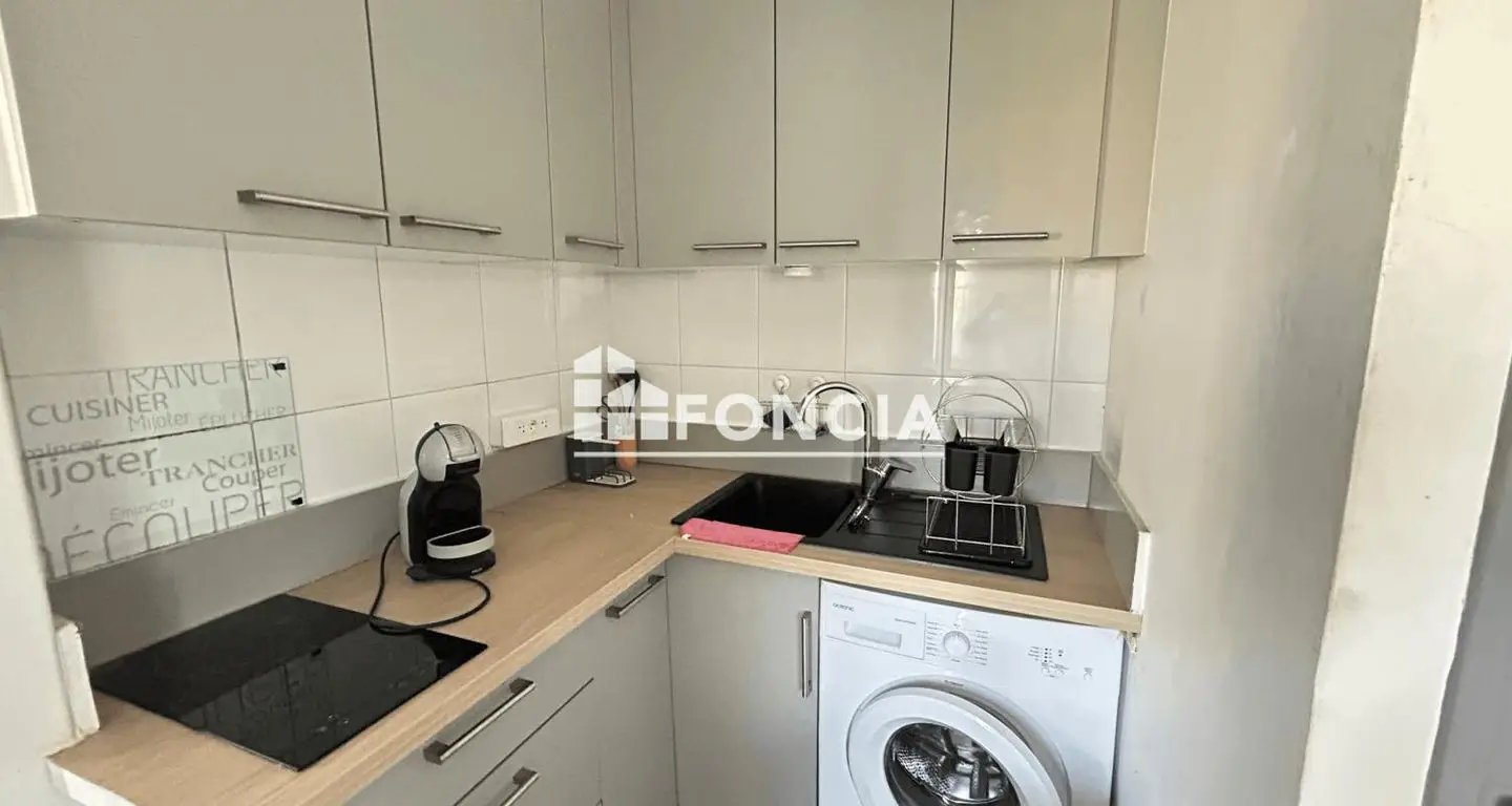 Appartement à louer, 25m², Marseille 8ème