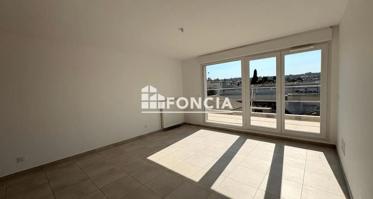 Appartement à louer, 69m², Morières-lès-Avignon