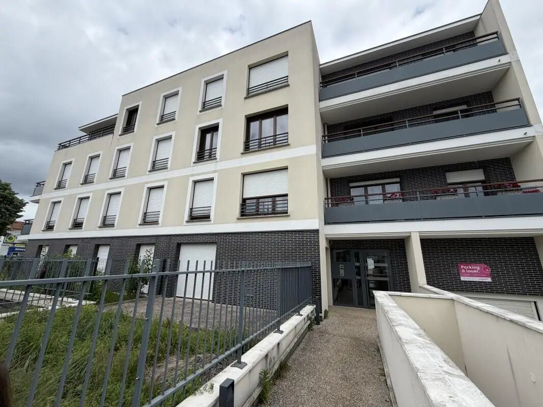 Appartement à louer, 45m², Saint-Cyr-l'Ecole