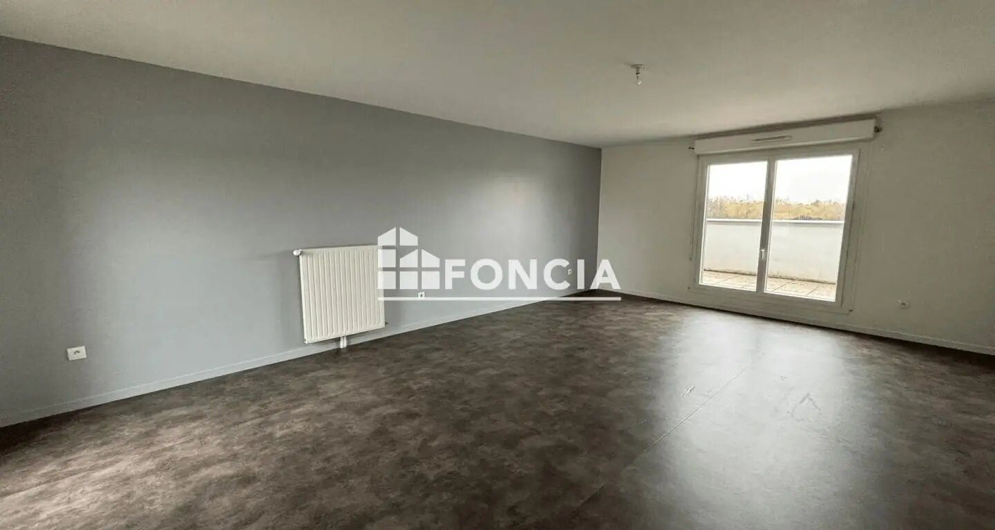 Appartement à louer, 80m², La Verrière