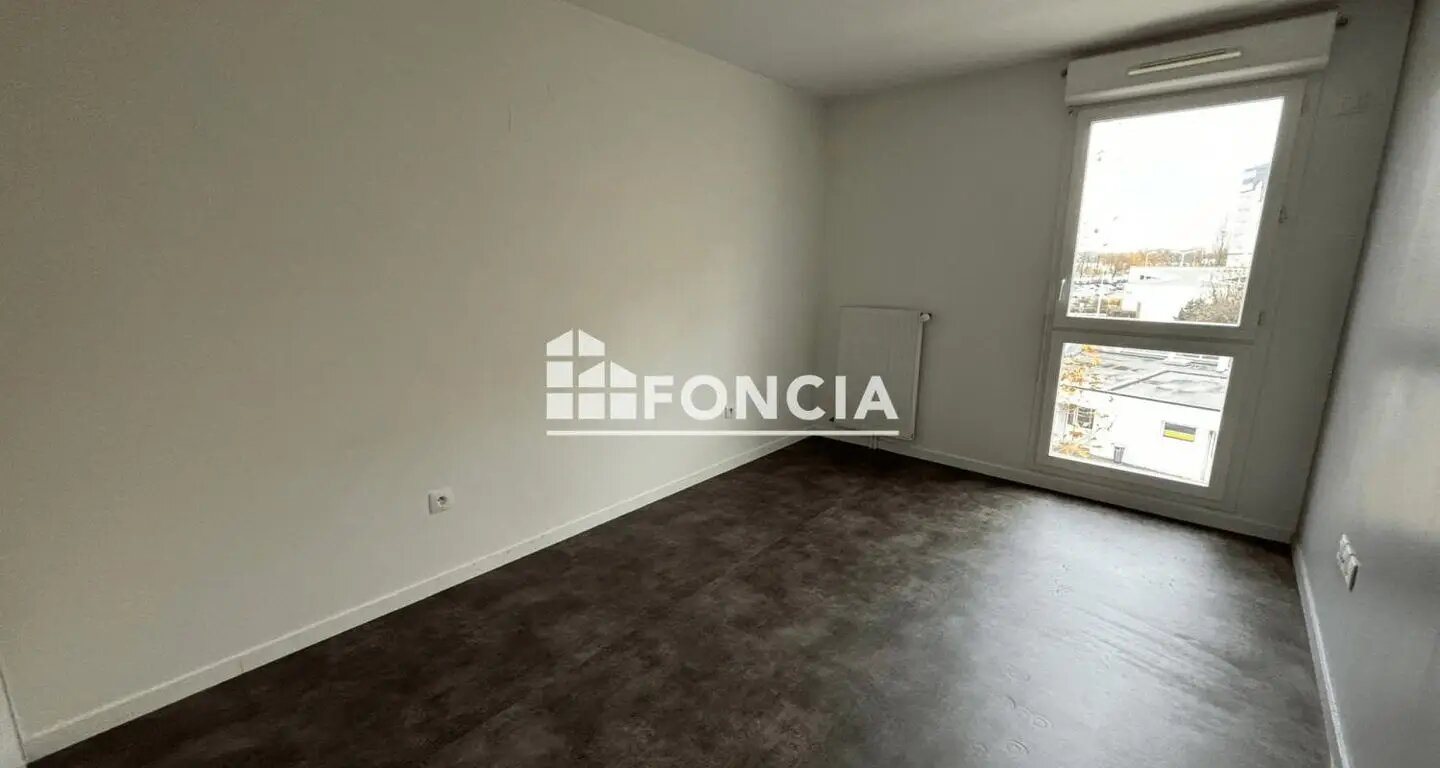 Appartement à louer, 80m², La Verrière