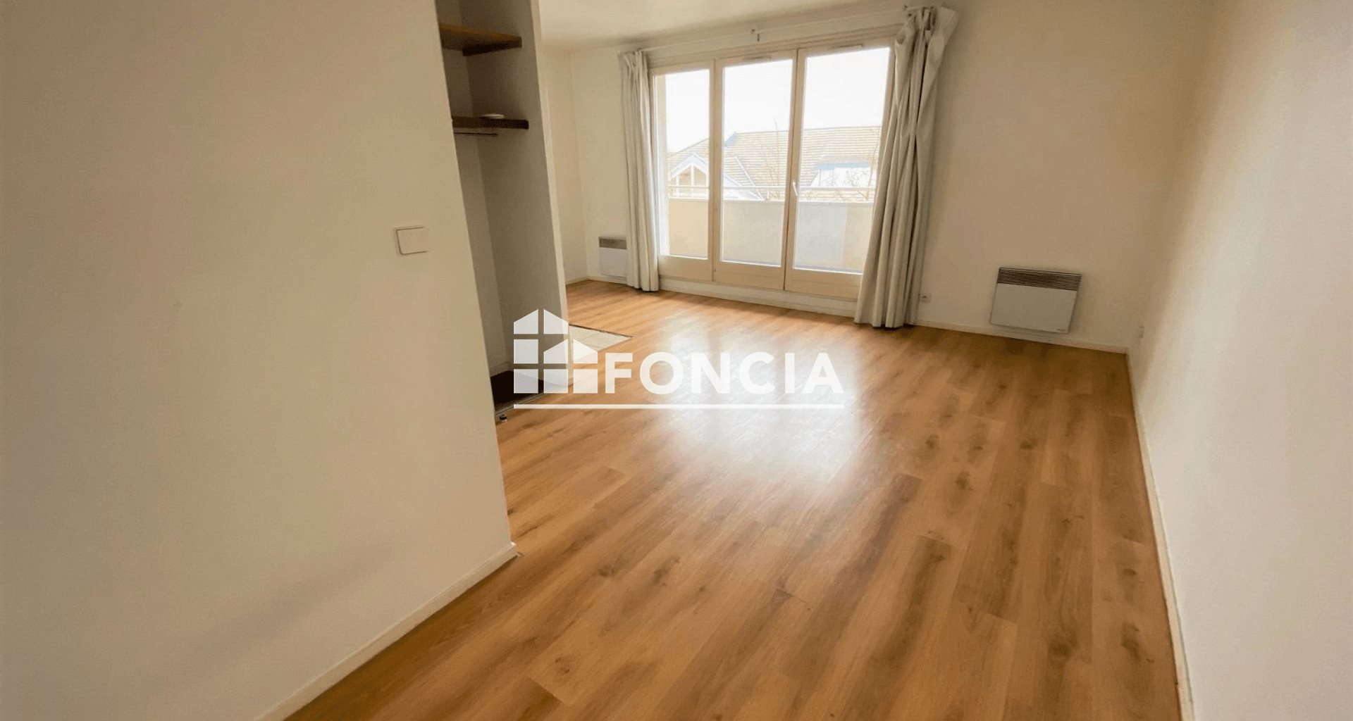 Appartement à louer, 28m², Montigny-le-Bretonneux