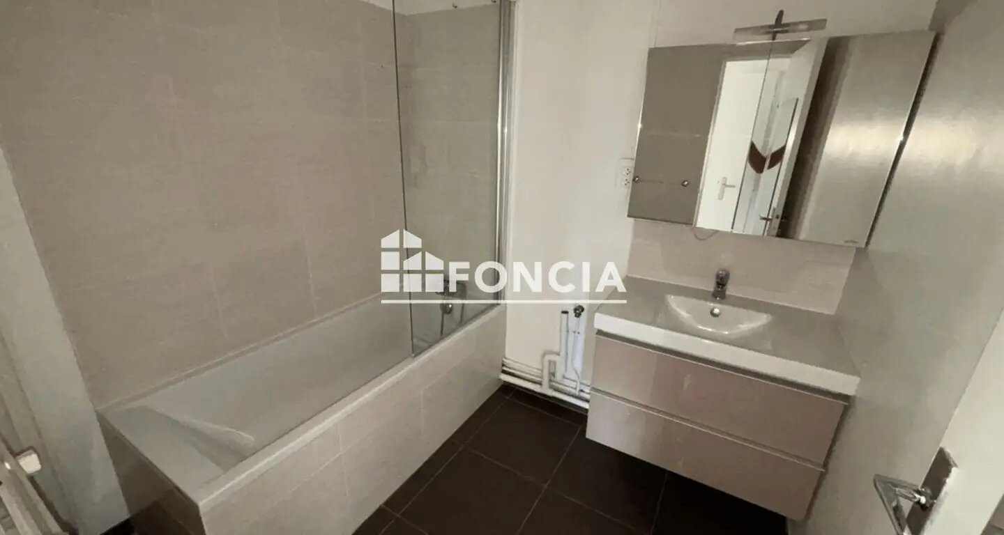Appartement à louer, 67m², L'Etang-la-Ville