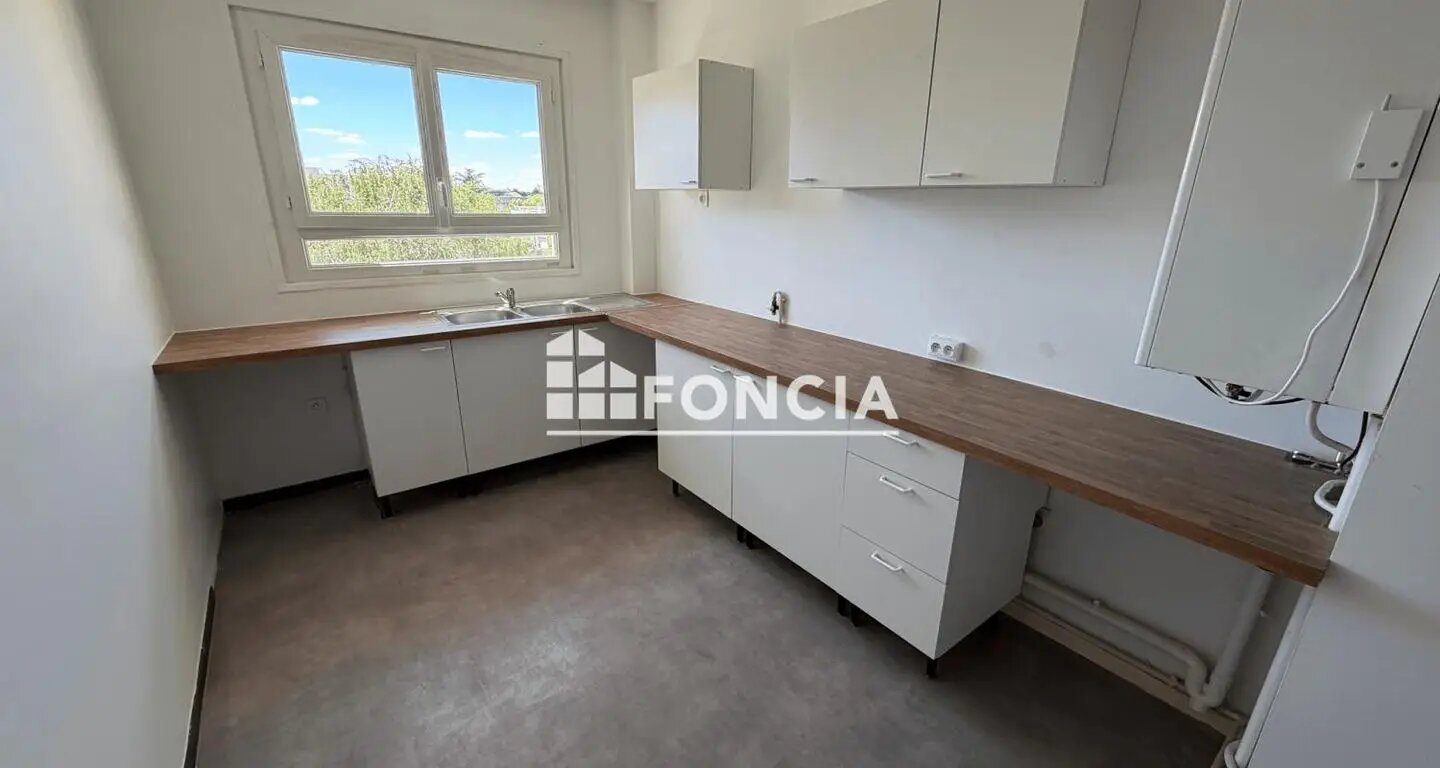 Appartement à louer, 76m², Elancourt