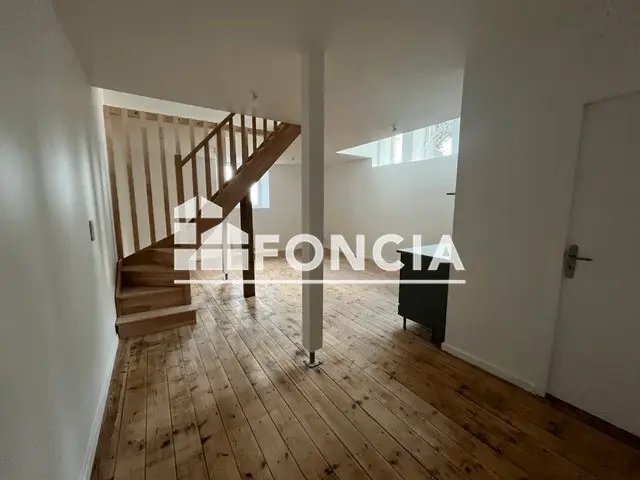 Appartement à louer, 75m², Kerlaz