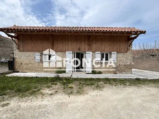 Maison à louer, 37m², Coulgens