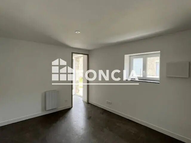Maison à louer, 37m², Coulgens