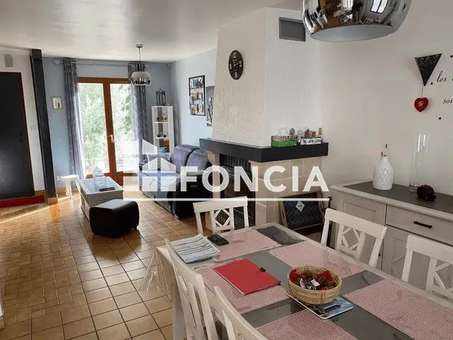 Maison à louer, 75m², Dollon