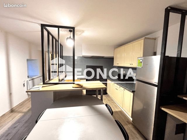 Appartement à louer, 87m², Saint-Geoire-en-Valdaine