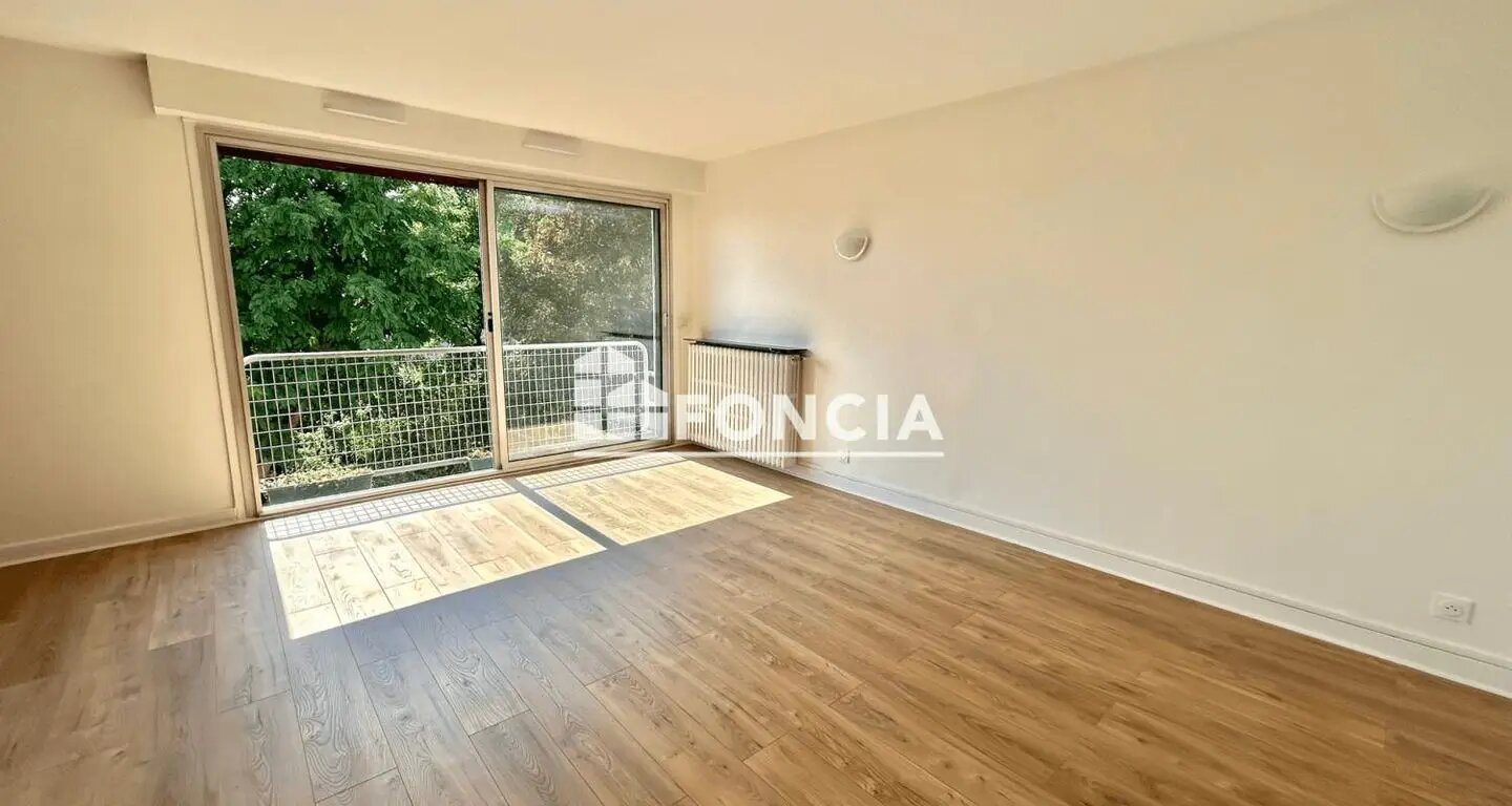 Appartement à louer, 83m², Sèvres