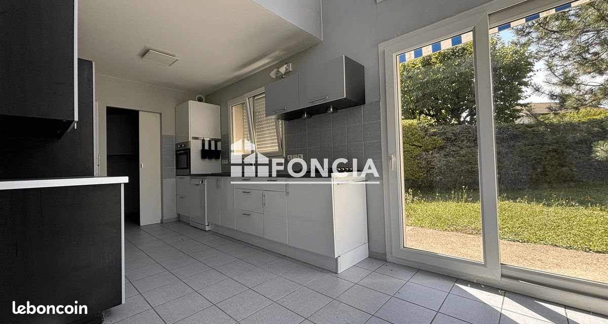 Maison à louer, 151m², Varces-Allières-et-Risset