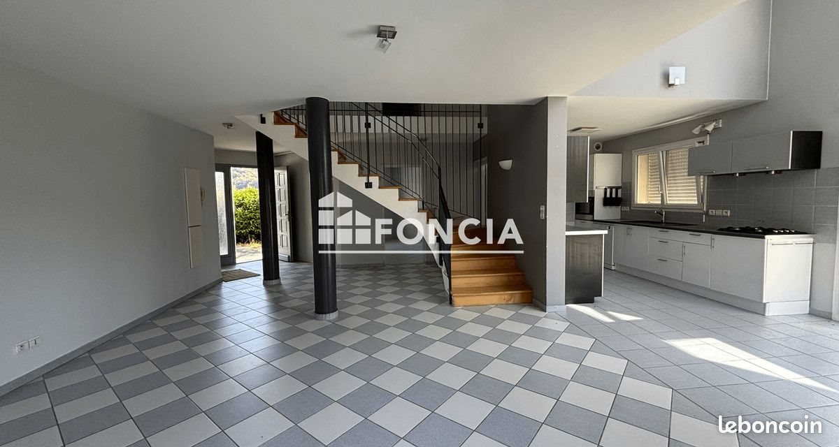 Maison à louer, 151m², Varces-Allières-et-Risset