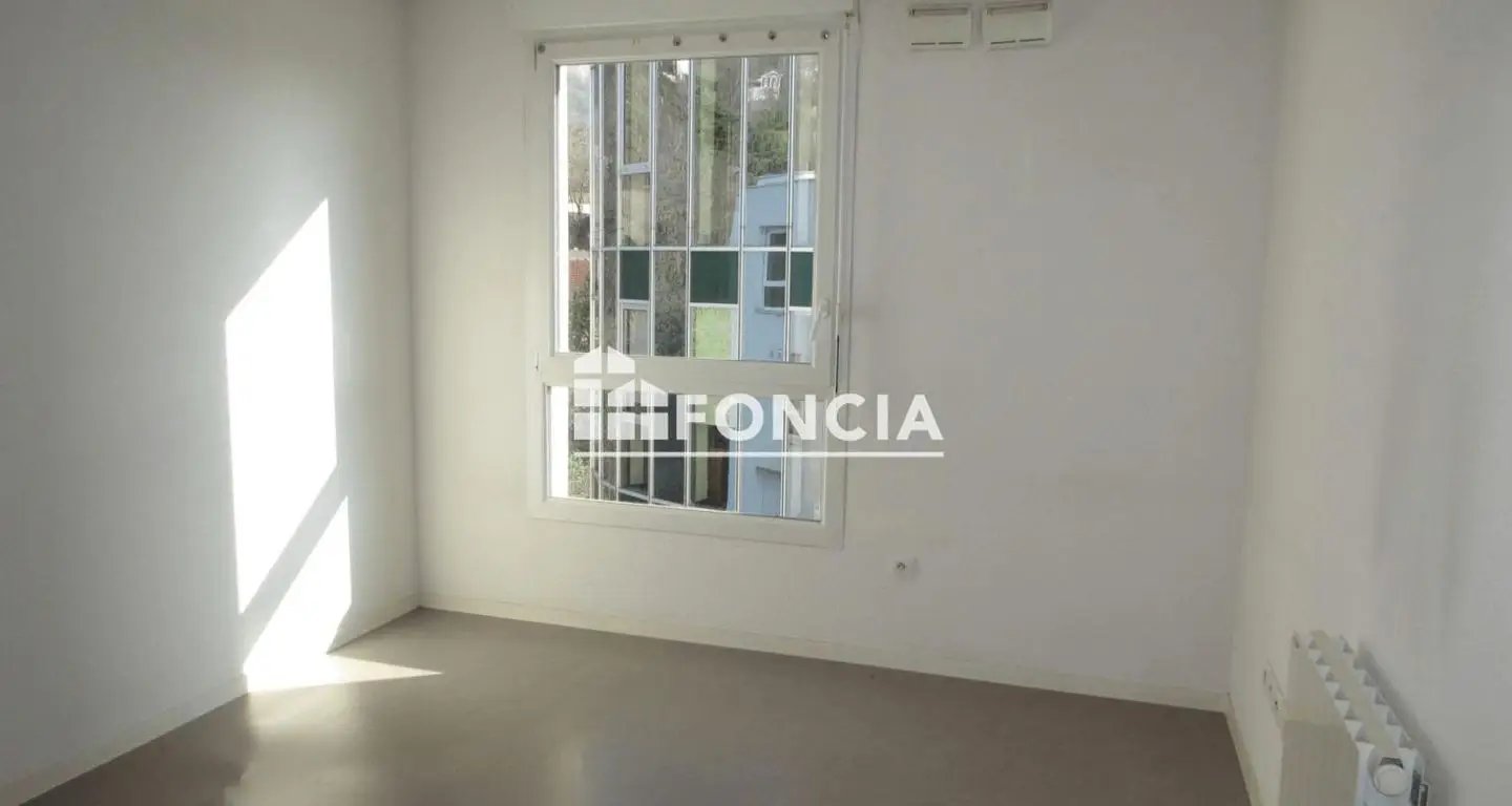Appartement à louer, 18m², Saint-Martin-le-Vinoux