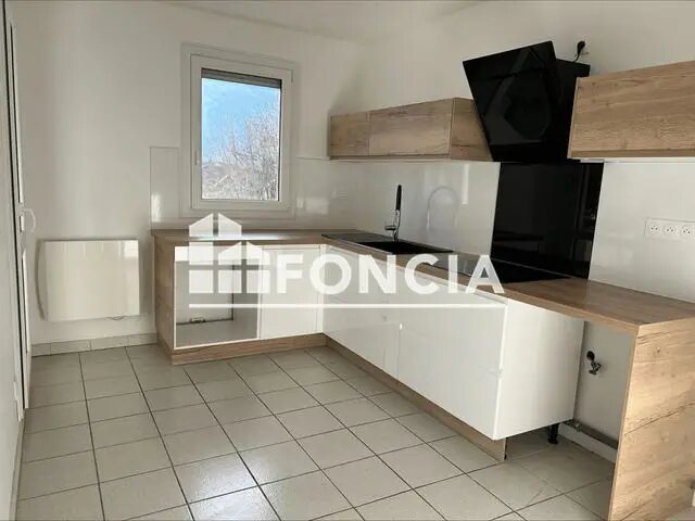 Appartement à louer, 73m², Claix