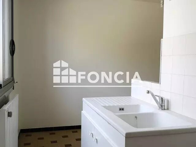 Appartement à louer, 77m², Fontaine